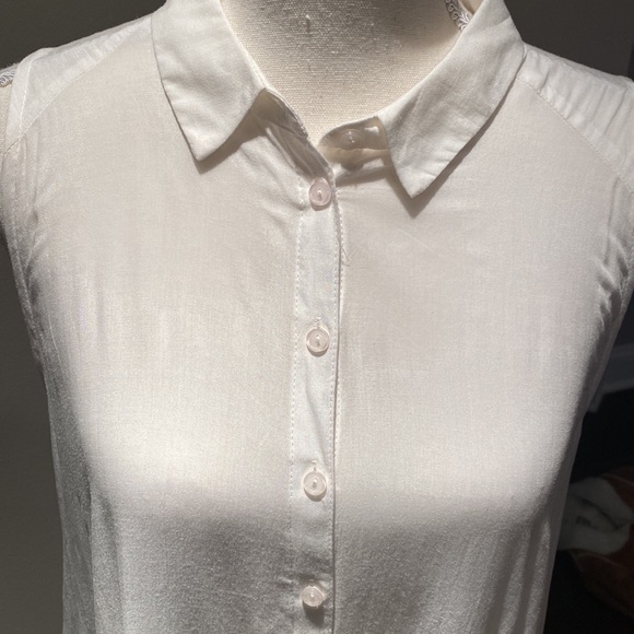 Women’s Elegant White Tunic by Lush - Picture 6 of 7